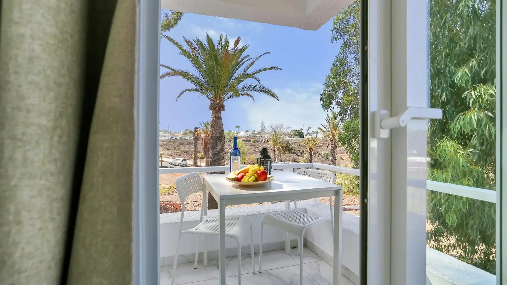Parrot Paradise Studio, Wifi, Smart Tv, Pool Costa Del Silencio Spain
