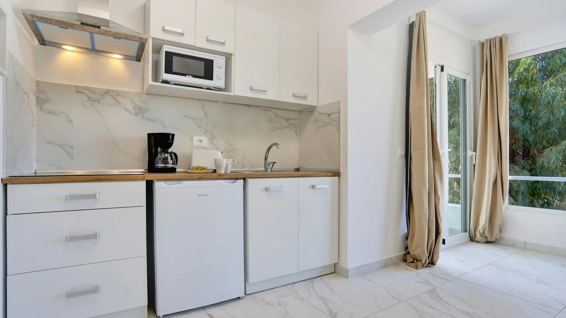Parrot Paradise Studio, Wifi, Smart Tv, Pool Costa Del Silencio Spain