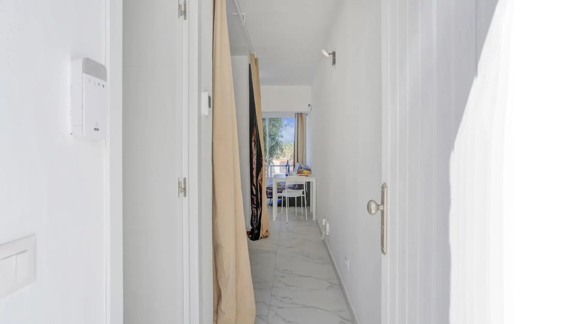 Parrot Paradise Studio, Wifi, Smart Tv, Pool Costa Del Silencio Apartment